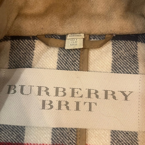 Burberry Brit camel jacket, toggle closure - Picture 7 of 9